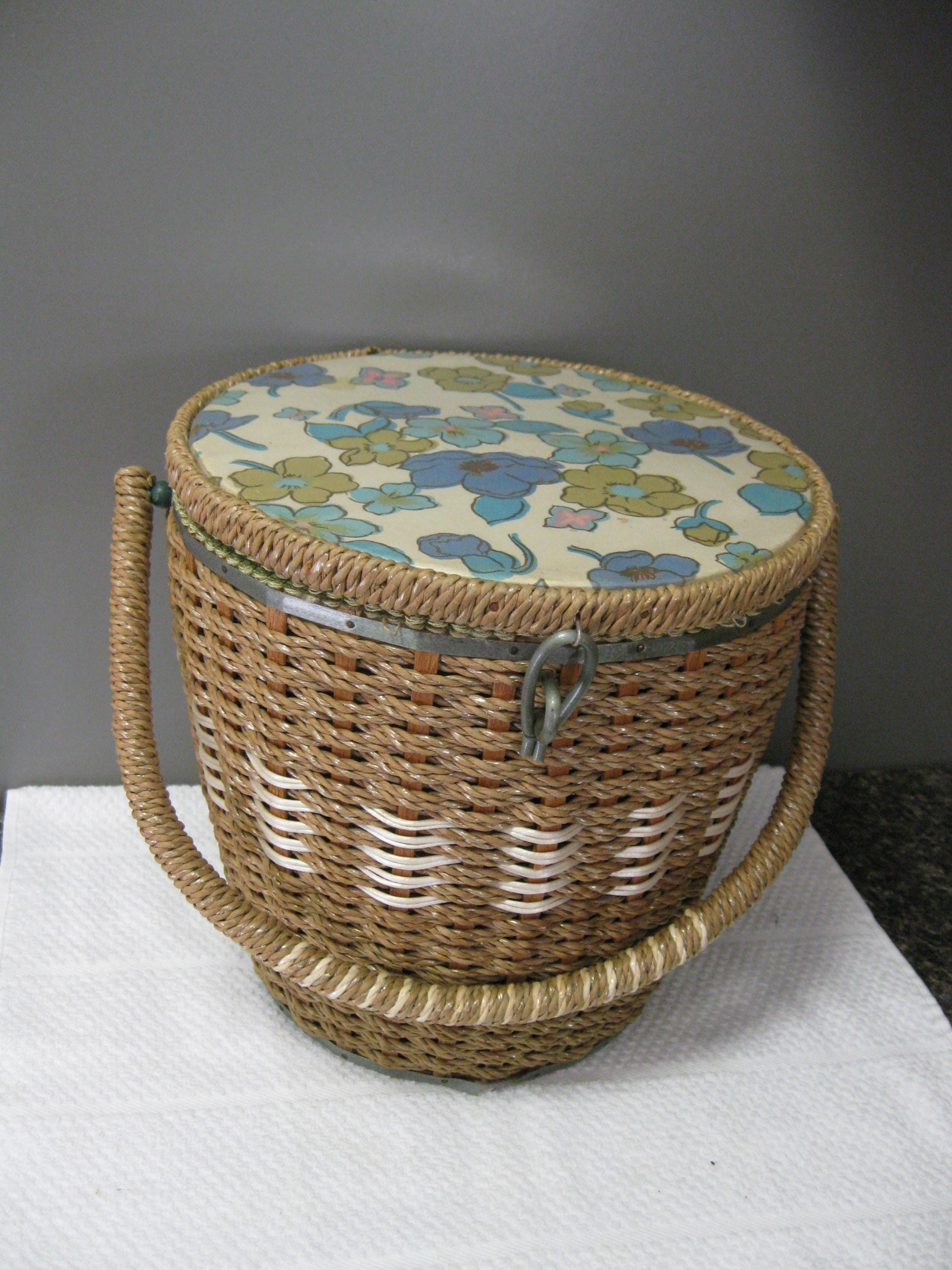 Vintage Singer Wicker Sewing Basket, Rattan Craft Caddy, Mod