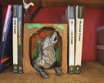 Bookend "Howling Wolf in the Blood Moon Forest" – Decoration for mystical bookshelves