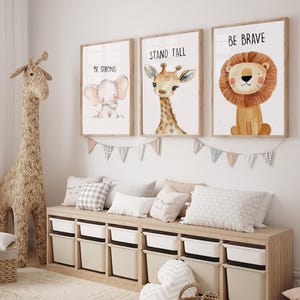 Set von 3 Safari Nursey Tierdrucken, Safari-Kinderzimmer-Dekor, Baby Tierdruck, Spielzimmer druckbare Kinderwandkunst, Elefant, Löwe, Giraffe