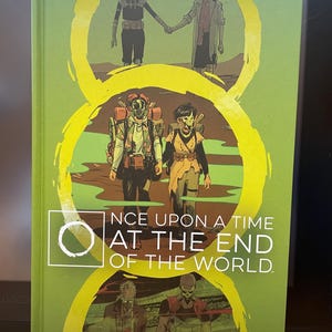 Once Upon a Time at the End of the World Deluxe Edition, ondertekend door Leila del Duca
