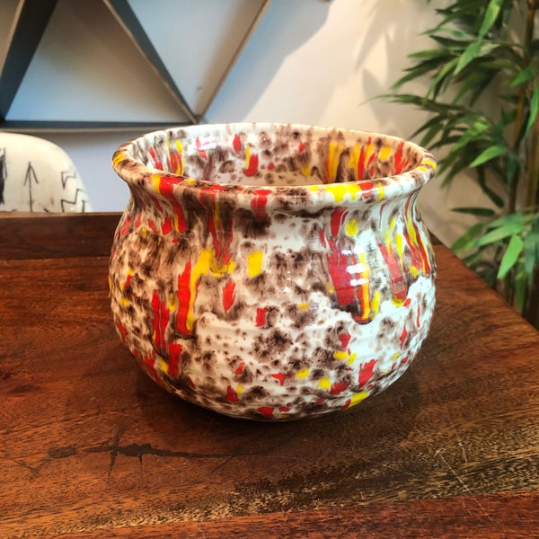 Vintage c. 1977 Signed Confetti Drip Glaze Ceramic Pottery Cauldron Shaped Flower Pot - Retro 1970's Planter - Spittoon Cuspidor Spit Bowl