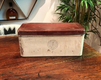 Boîte à pain ancienne en métal rouge et blanc patiné/boîte de rangement pour aliments fruits et légumes maison de campagne rustique maison de campagne, cuisine vintage
