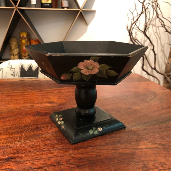 Mid Century Hand Painted Black Wooden Toleware Pedestal Fruit Bowl - Vintage Tole Painting - Pennsylvania Dutch Home Decor