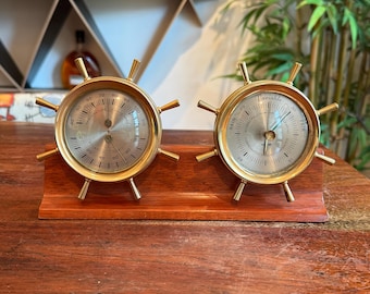 Termómetro/barómetro e higrómetro Fahrenheit de interior con forma de timón de barco de latón de Swift & Anderson, estilo mediados de siglo - Decoración náutica marítima
