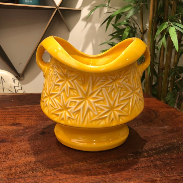 Vintage c. 1968 McCoy Pottery Bright Yellow Starburst Line Planter - MCP-15-USA - 1960's Indoor Ceramic Flower Pot