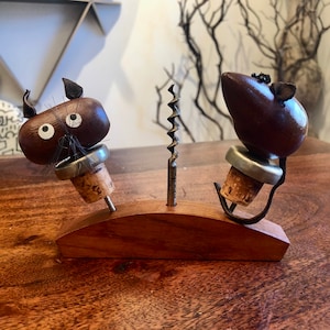 Vintage 1960&#39;s Danish Modern Set of 3 Teak Cat & Mouse Wine Stoppers on Corkscrew Stand - Danish Modern Bar Accessories