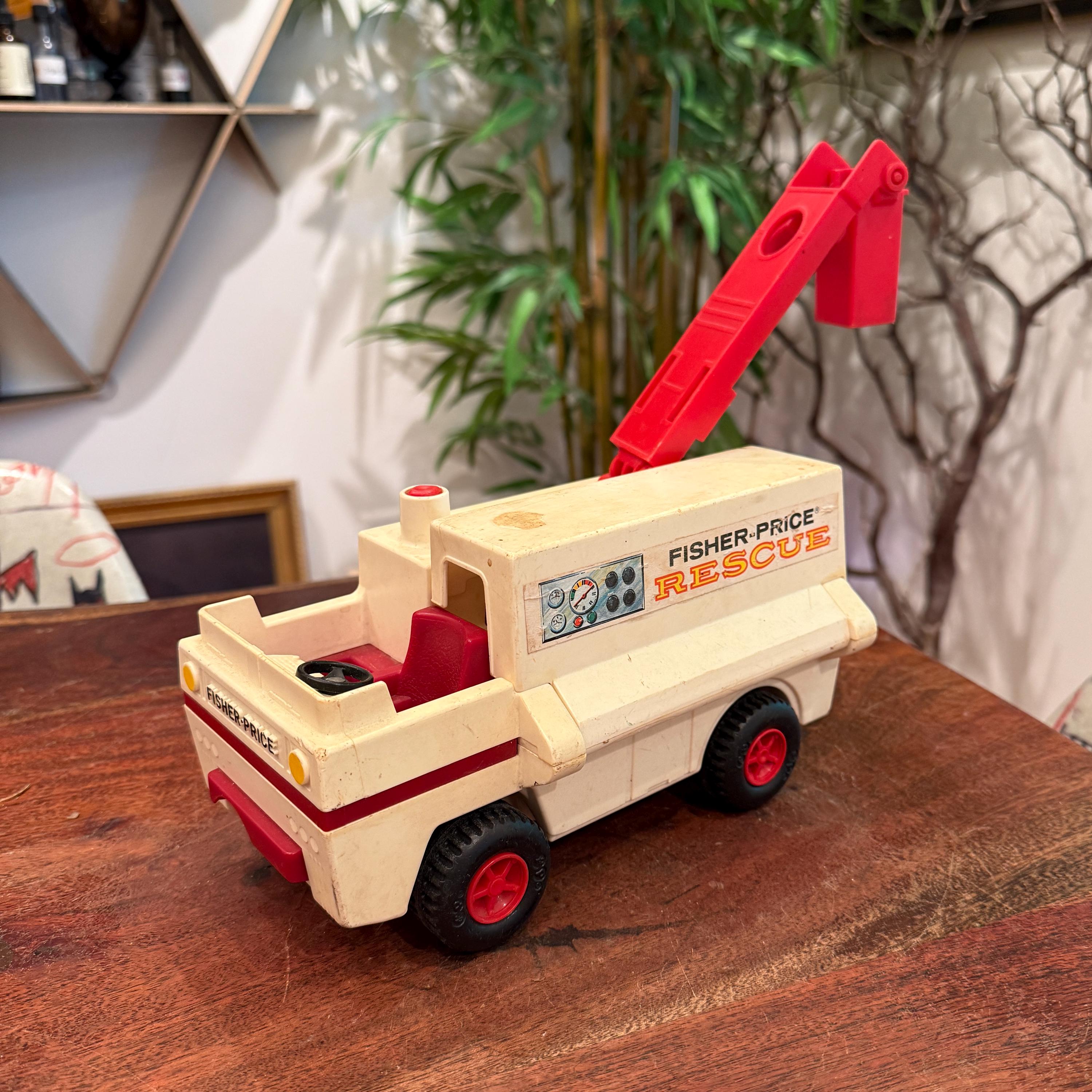 Vintage C. 1974 Fisher-price Adventure Series 303 Rescue Vehicle