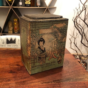 Antique c. 1913 Montgomery Ward & Co. Japanese Themed Tea Box with Geisha Girl and Flowers on Bamboo Lattice Art - American Can Company