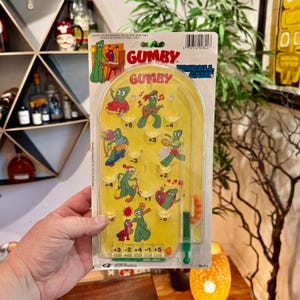 millésime v. 1988 Jeu de flipper en plastique portable Gumby non ouvert dans son emballage d'origine par Prema Toy Company - Décoration de salle de jeux pour enfants des années 1980