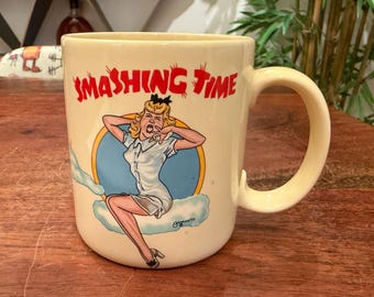 Vintage c. 1988 Smashing Time Flying Tigers Officer's Aeroclub China 1941 Pin-Up Girl Art 12 oz. Ceramic Coffee Mug Airplane Aircraft Decor