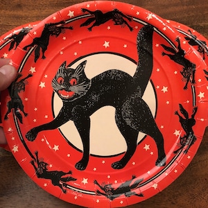 Vintage Halloween Black Cat Mid Century Reproduction Paper Plate - 9.25" wide - Vintage Halloween Decor - Vintage Halloween Decoration image 2
