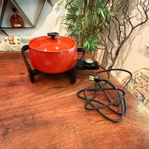 Vintage 1970&#39;s Burnt Orange Electric Fondue Pot by West Bend - Works - Vintage 70&#39;s Fondue Accessories Partyware Tableware