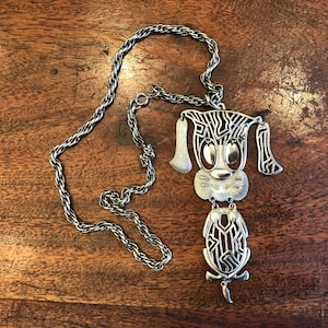 Vintage 1970&#39;s Women&#39;s Silvertone Dangling Dog Pendant Necklace by ALAN - Silver Metal Puppy Dog Dangle Jewelry - 1970s Ladies Fashion Art