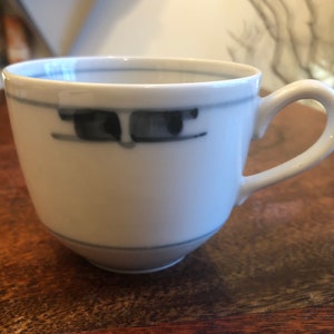 Vintage Royal Copenhagen Dinamarca Gemina Modernista assinado e numerado 4 onças. Xícara de Porcelana Pintada à Mão - Assinada AX 41/14637