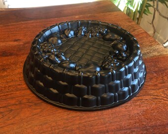 Vintage Nordic Ware Thick Black Aluminum Non-Stick MariAnn Cake Baking Pan with Fruit & Basket Weave Designs - Mary Ann Sponge Cake Pan