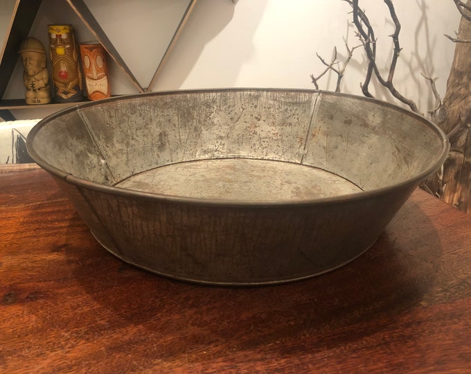 Antique Tin Utility Basin / Wash Basin Antique Farmhouse Kitchen Decor