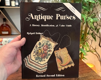 Vintage 1987 Antique Mesh & Beaded Purses History / Identification and Price Guide Soft Cover Book by Richard Holiner