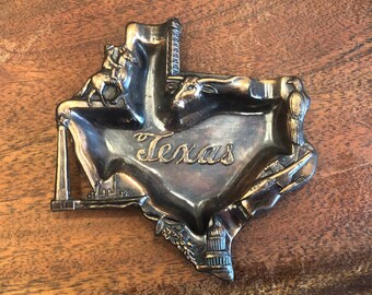 Mid Century TEXAS Shaped Copper Washed Metal Souvenir Ashtray - Vintage Western Rodeo Cowboy Cowgirl Home Decor - Smoking Accessories