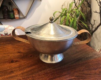 Fransk metallterrin i mitten av århundradet - Tillverkad i Frankrike - Nr 20 - Fransk vintageinredning - Fransk vintageheminredning - Fransk vintageterrin