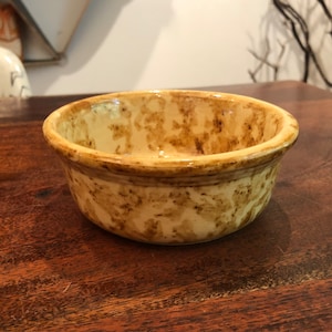 Antique 5&quot; Bennington Stoneware Yellowware Sponge Ware Mixing / Serving Custard / Dessert Bowl - Antique Farmhouse Kitchen Decor