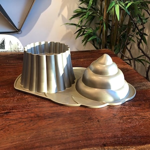 Vintage Nordic Ware Thick Aluminum Non-Stick The Great Cupcake Pan Cake Baking Mold - Birthday Cake Pan - Kitchen Baking Accessories