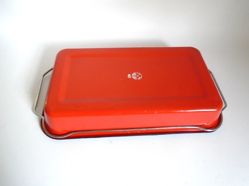 Sale Vintage Red /& White Enamelware Casserole Baking Pan with Chrome Carrier