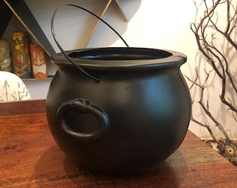 Vintage Blow Mold Plastic Witch's Cauldron Halloween Candy Bucket by General Foam Plastics - Vintage Halloween Decoration - Witch Decor