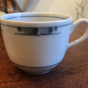 Vintage Royal Copenhagen Dinamarca Gemina Modernista assinado e numerado 4 onças. Xícara de Porcelana Pintada à Mão - Assinada XM 41/14637