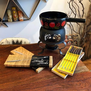 Vintage 1960&#39;s Danish Modern Black & Red Enamelware Fondue Set with 12 Teak and Stainless Steel Fondue Forks - MCM 1960s Enamel Fondue Pot