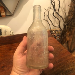 Antieke oplossing citraatmagnesiaglas medicijnfles begin 1900 - vintage medisch decor - vintage glazen fles oude medicijnfles