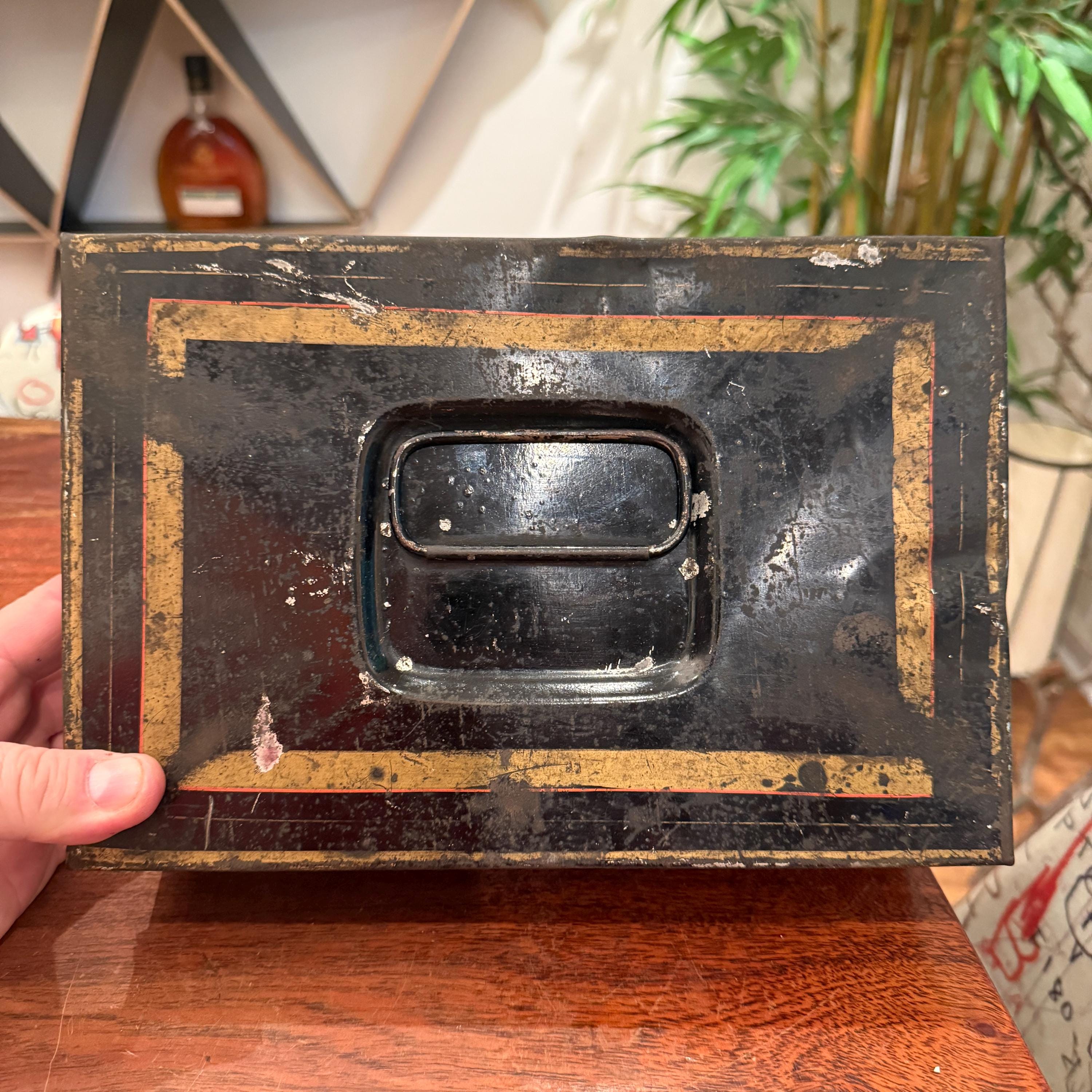 Antique 1900s Black & Gold 10-5/8