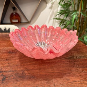 Cuenco de centro de mesa de cristal de Murano italiano de mediados de siglo, Lavorazione Arte, iridiscente, hecho a mano, de color rosa estirado - Hecho en Italia