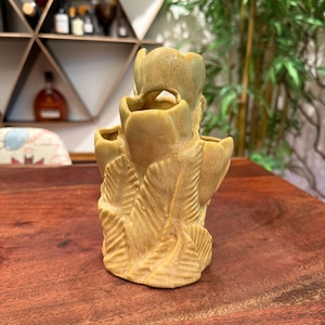 Vintage 1940&#39;s NILOAK Gold & Light Green 5 Hole Ceramic Tulip Shaped Vase Antique 40&#39;s Floral Botanical Cottage Chic Garden Room Home Decor