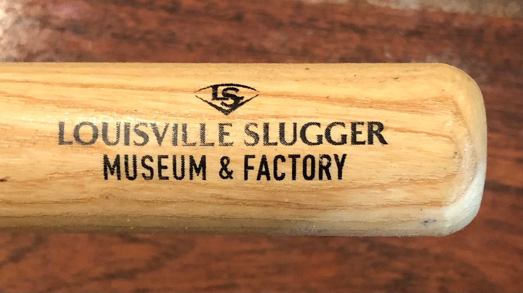 Louisville Slugger 18 Mini Baseball Bat Museum And Factory Souvenir Wooden  Toy