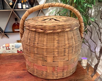 Cesta de ovos de vime antiga, trançada à mão, com alça e tampa - Decoração de cozinha rústica vintage para casa de fazenda - Decoração de criador de ovos
