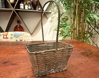 ドイツアンティーク 800シルバー製 ハンドル付バスケット 137g Wilkins 1900年頃のドイツ製アンティーク800シルバーバスケット。ハンマーと鋸