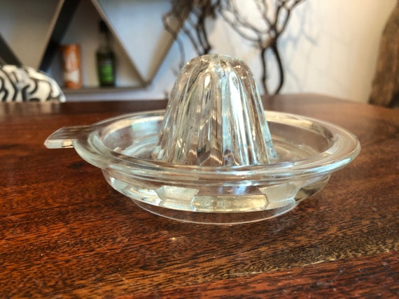 Antique Clear Glass Juicer Antique Farmhouse Kitchen Decor Antique Glass Juicer Vintage Glass Juicer Hand Held Glass Juicer Etsy Canada