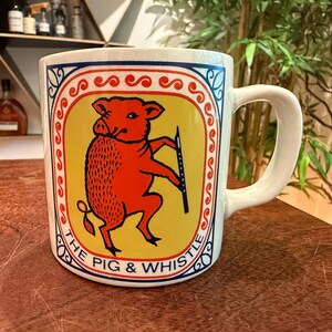 Tazza da caffè in ceramica vintage anni '60 "The Pig & Whistle - English Inn Signs Series" da 280 ml, prodotta da Burleigh nello Staffordshire, Inghilterra, per pub britannici.