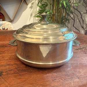 Vintage 1970&#39;s Colonial Reproduction Woodbury Pewterers Pewter Casserole Dish from The Henry Ford Museum in Greenfield Village, Michigan