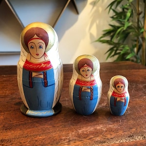 Set mit 3 Vintage russischen handbemalten hölzernen Engel, die Puppen verschachteln - Made in Russland - religiöse Figur Wohnkultur