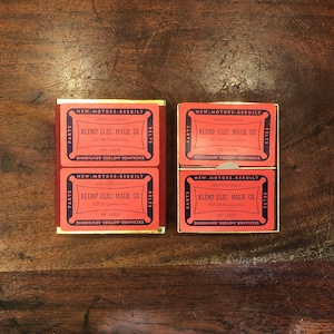 Jeu de 2 cartes à jouer publicitaires de taille standard Klemp Electric Machine Company, milieu du siècle, dans une boîte de rangement - atelier de mécanique