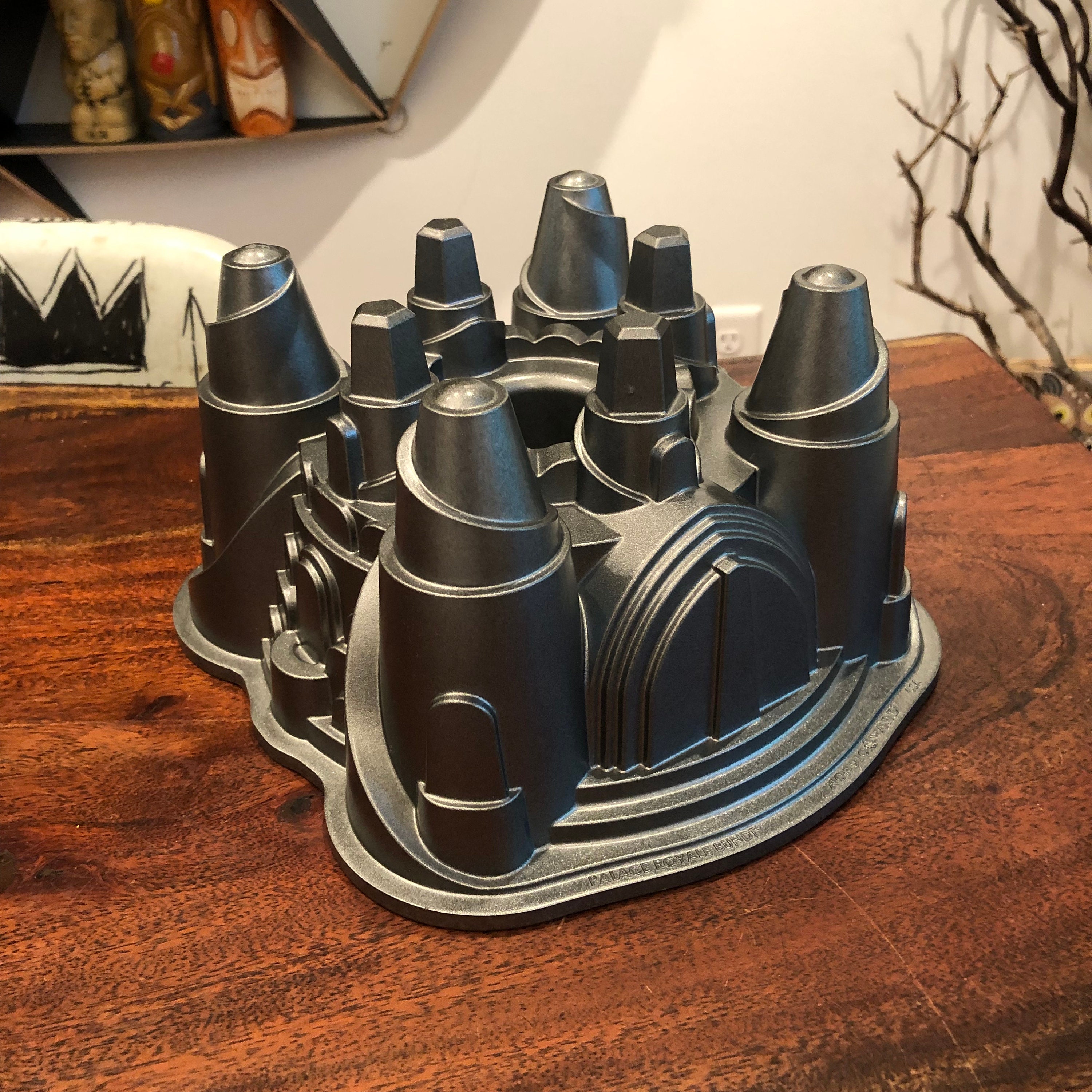 Nordic Ware CASTLE Bundt Cake Pan 10 Cup Metal Great Detail Non-Stick  Medieval