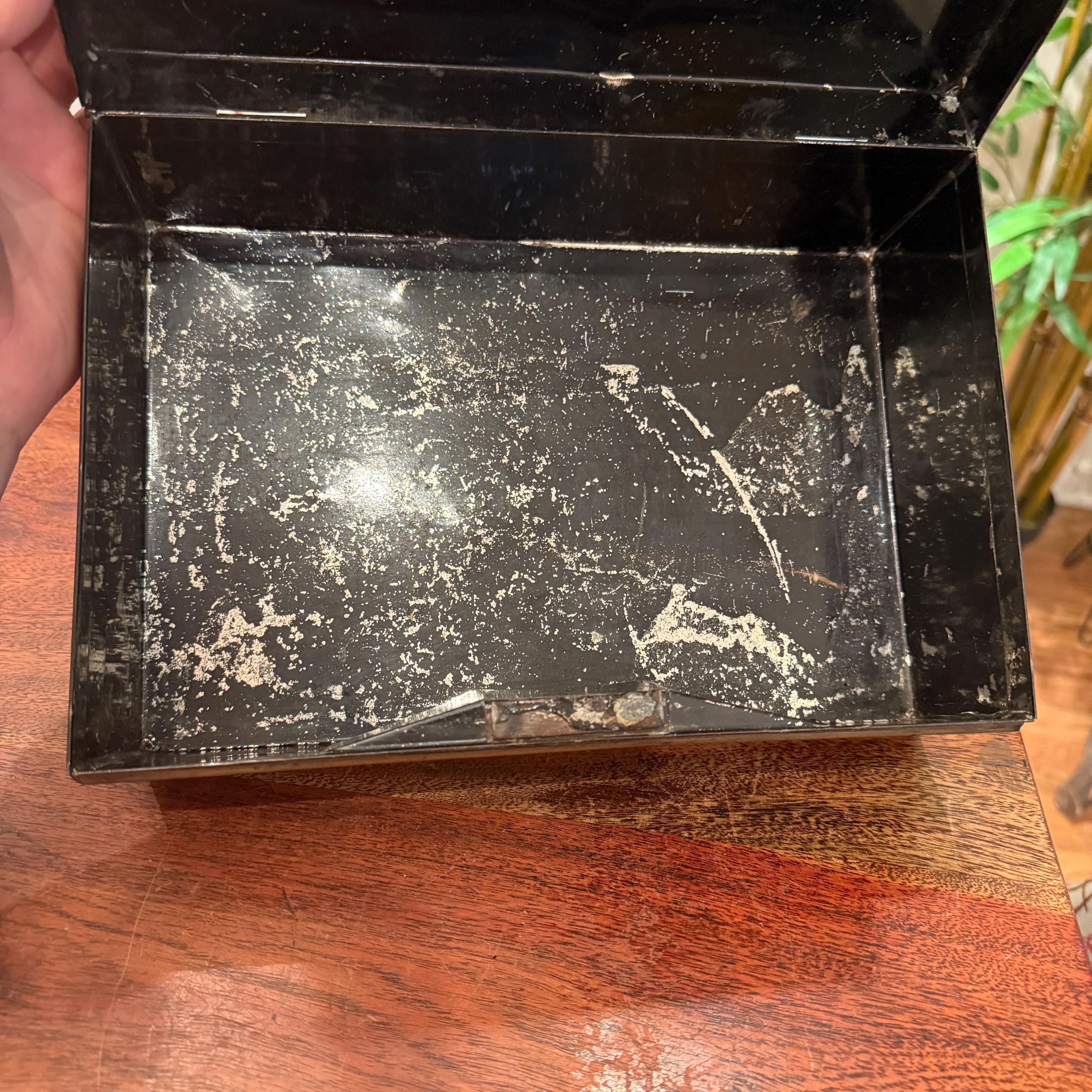 Antique 1900s Black & Gold 10-5/8