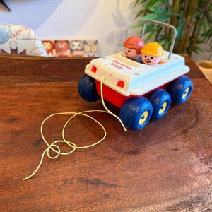 Vintage c. 1973 Fisher-Price Bouncing Buggy Pull Toy # 122 - Retro 1970s Fisher Price Vehicle Toys
