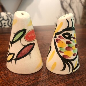 Mid Century English Avon Ware Modern Hand Painted Fish Salt & Pepper Shakers - Vintage Avon Ware Pottery - Vintage Beach House Decor