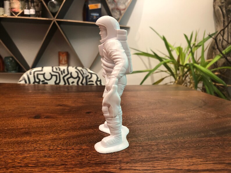 1970 Louis Marx White Plastic 6 Astronaut with Rock /& Bag Toy Figurine Sale Vintage c