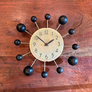 Mid Century Modern 1950s Ingraham Electric Atomic Starburst / Sunburst Ball Wanduhr - Funktioniert nicht - Muss repariert werden