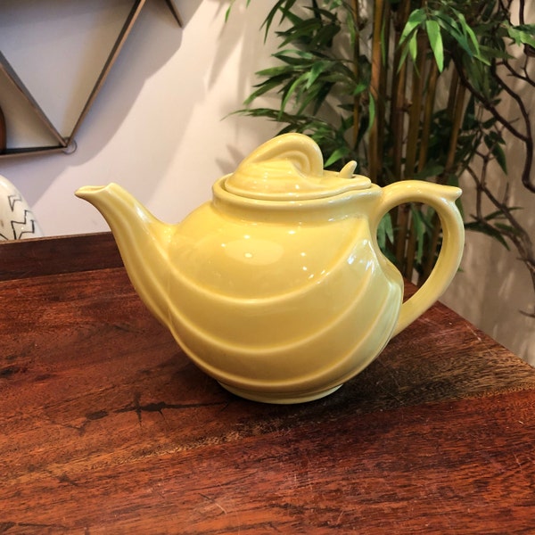 Vintage 1940's Art Deco Yellow Ceramic 8 Cup Teapot by Hall China - Made in USA - Antique 40's Art Deco Tableware Home Decor Tea Accessories