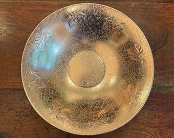Mid Century 1950s WEST BEND Light Copper Colored Leather Grain & Oak Leaf Pattern 14" Salad / Popcorn Serving Bowl - Fall Oak Leaves Decor