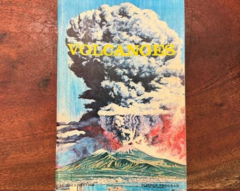 Vintage 1974 VOLCANOES Paperback Book by William J. Cromie - 64 Pages